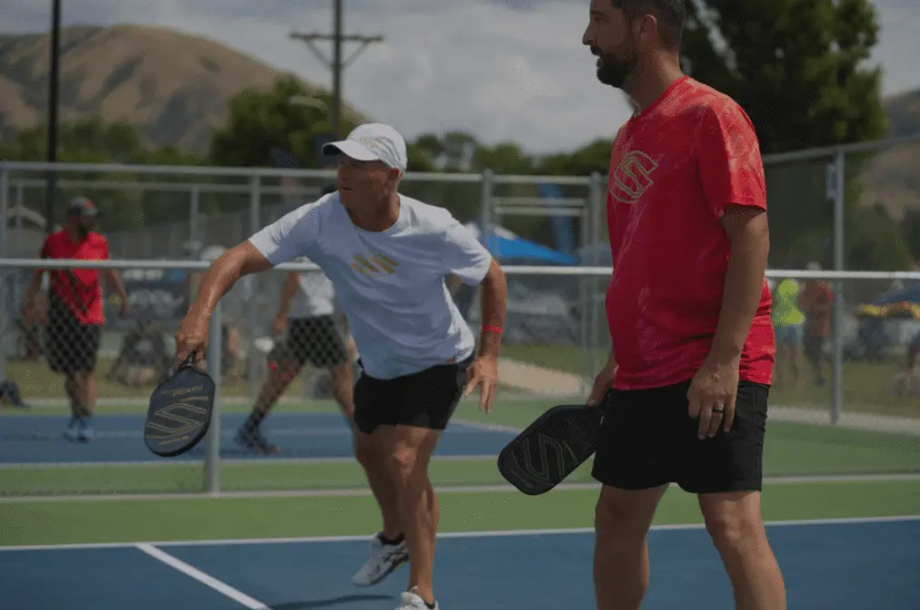 Play Pickleball logo